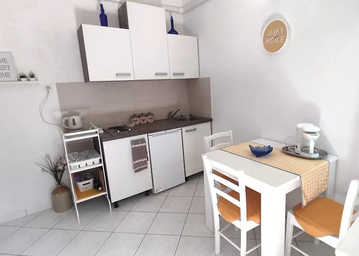 Mamma Mia 2 Apartment Komiza